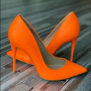 Steve Madden Daisie-P Orange Matte Leather Pumps